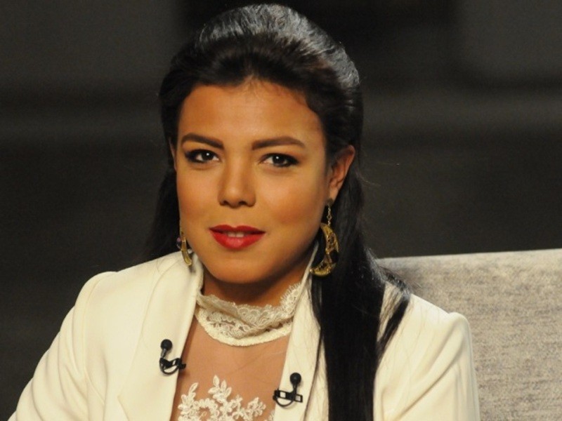 شاهد: ناهد السباعي تشارك جمورها صورة خلال أدائها مناسك العمرة