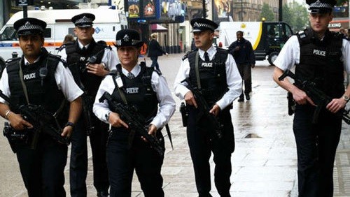 إخلاء محطة للقطارات واعتقال رجل ادعى حمل قنبلة بلندن
