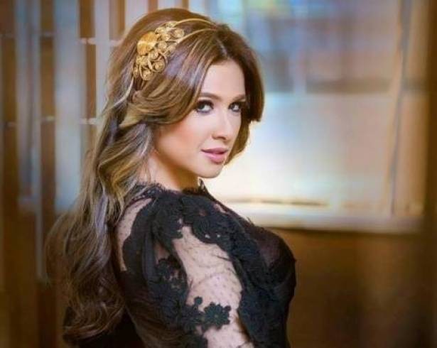 بالصورة - علامات الحمل تظهر على ياسمين عبد العزيز