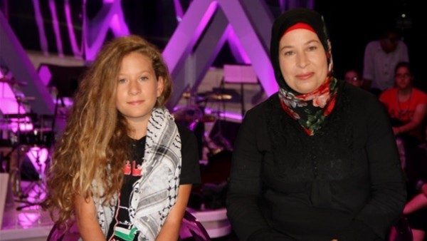 الاحتلال يمدد اعتقال عهد التميمي ووالدتها