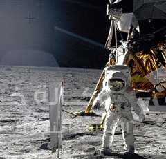 سميثوسنيان تعثر على كنز يعود لأول رحلة للقمر