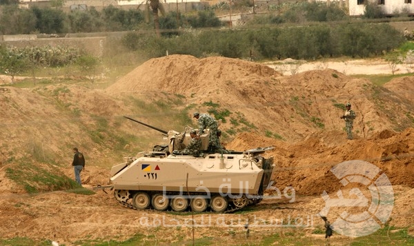 مقتل جنديين مصريين واصابة 5 اخرين بتفجير دبابة برفح