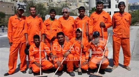 الكساسبة يتسبب في تغيير لباس عمال النظافة في الأردن