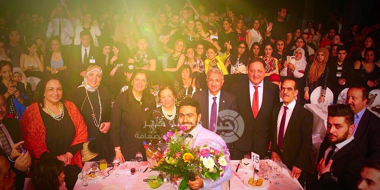 ١٠ سفراء في حفل تامر حسني في المانيا وتكريمه من قبل السفير المصري