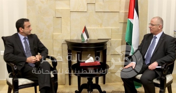 الحمد الله: اقترضنا من البنوك لدفع الرواتب وحجز الاموال يعطّل قدرتنا