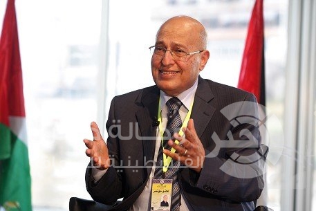 شعث يدعو الصين للعب دور أكثر فاعلية في العملية السياسية