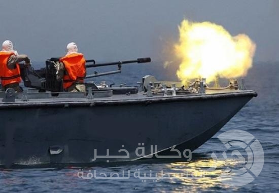 الزوارق الحربية تحاصر مراكب صيد في بحر بيت لاهيا
