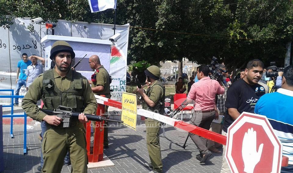 بالصور : حواجز إسرائيلية داخل غزة