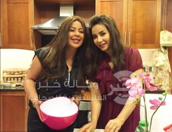 بالصور - شاهد النجوم في منازلهم بكل عفوية بساطة