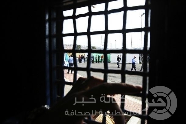 قراقع: الأسرى المرضى يتعرضون لموت بطيء "1800 حالة مرضية في السجون"