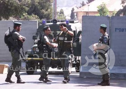 اسرائيل: الفلسطينيون يستهدفون " حرس الحدود" !