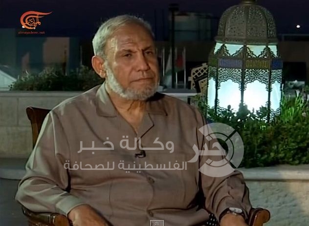 بالفيديو : الزهار الكاتب و الاديب ولاعب الكرة بعيداً عن السياسة