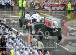 سنغافورة تودع مؤسسها