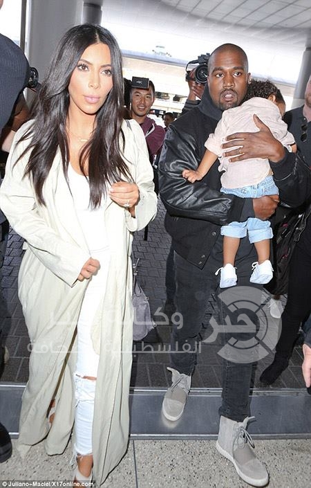 الفنانة الأمريكية كيم كارداشيان تصل إلى القدس برفقة عائلتها