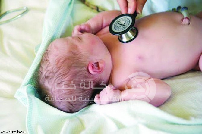 الخصية المعلقة.. هل تسبب إصابة الطفل بالعقم؟