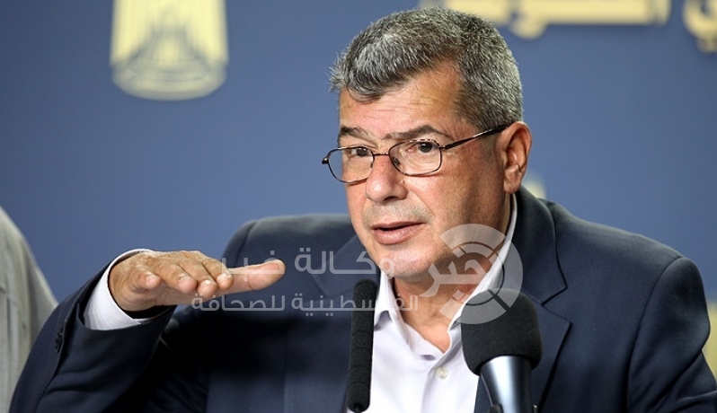 "قراقع" انفجار مرتقب داخل السجون