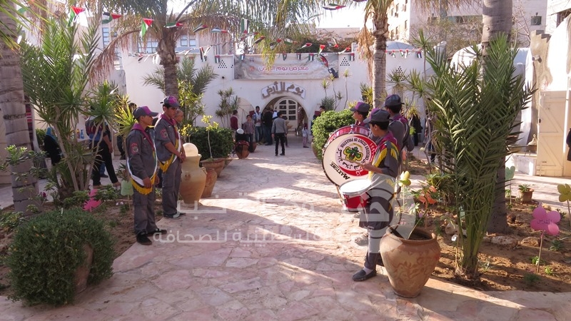 بالصور: فعاليات يوم الأرض .. افتتاح معرض التراث في قرية الفنون بغزة