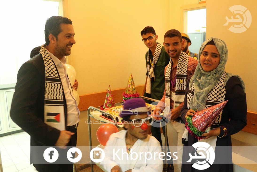 لإسعاد الأطفال المرضى .. زيـارة  نظمهـا طاقم "كل الشباب 365" لمستشفى الرنتيسي