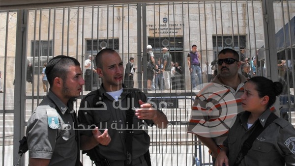 محاكم الاحتلال تمدد إعتقال (70) أسيراً