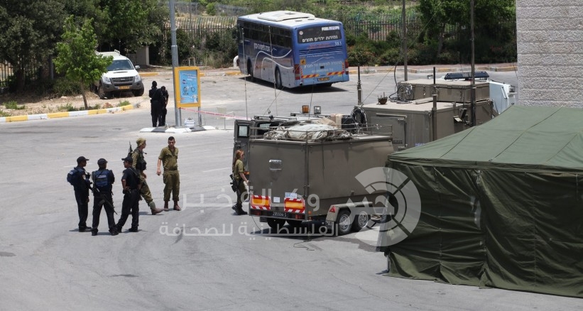 حملة مداهمة واسعة عقب اطلاق نار على موقع عسكري اسرائيلي