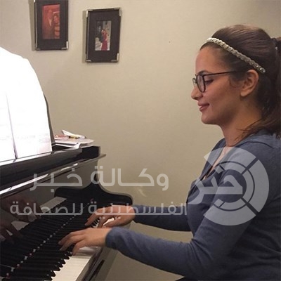 في الوقت الذي لم ترث فيه شام ابنة الفنانة السورية أصالة موهبة والدتها الغنائية، كشفت عن شغفها وعشقها للموسيقى