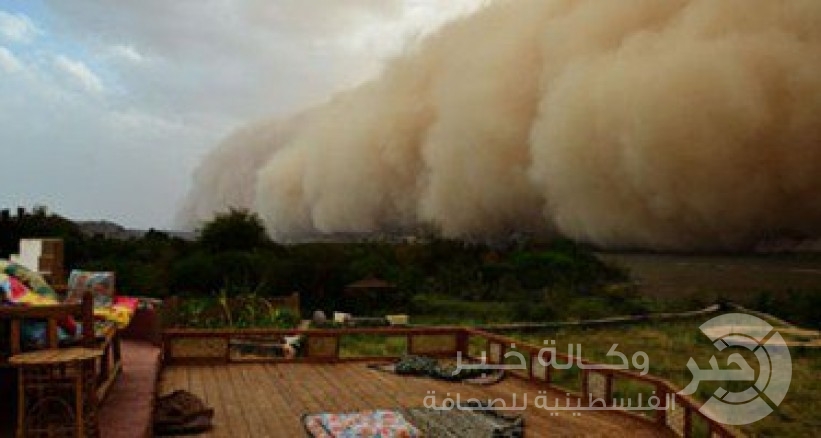 عاصفة رملية تضرب شمال وشرق لبنان وتوقعات بإنعدام الرؤية غدا