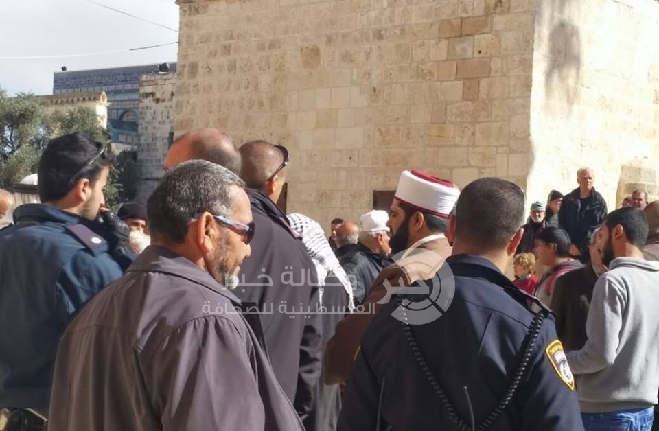 توتر في الأقصى بسبب الاعتداء على حارسٍ منع طقوساً تلمودية