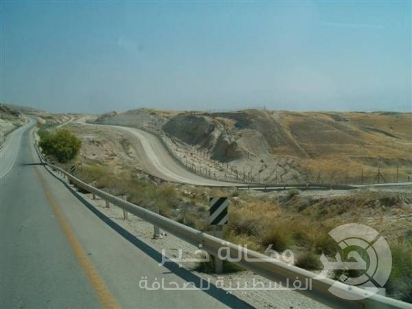 يديعوت :اسرائيل ستبني "جدار أمني" على طول الحدود مع الأردن
