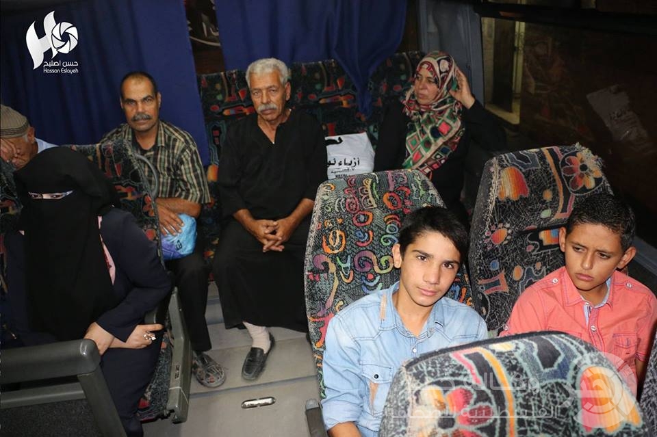 أهالي الأسرى يتوجهون لزيارة أبنائهم في سجن نفحة