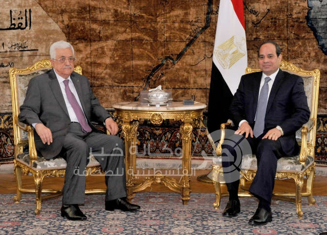 الرئيس "عباس" يبحث مع "السيسي" هاتفياً القضايا العربية والدولية