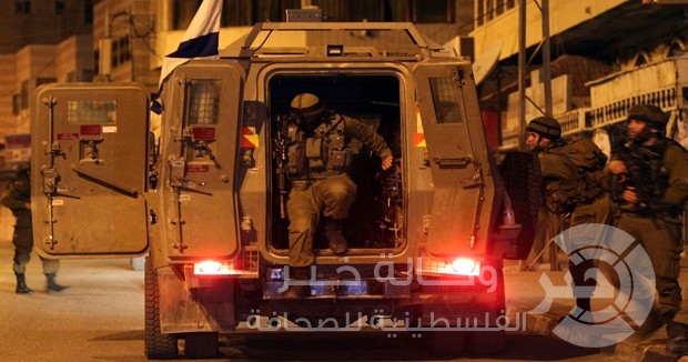 الاحتلال يعتقل 8 مواطنين من العروب