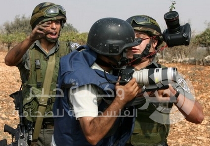 الاعلام:تطالب اليونسكو باتخاذ قرارات لحماية الصحفيين الفلسطينيين