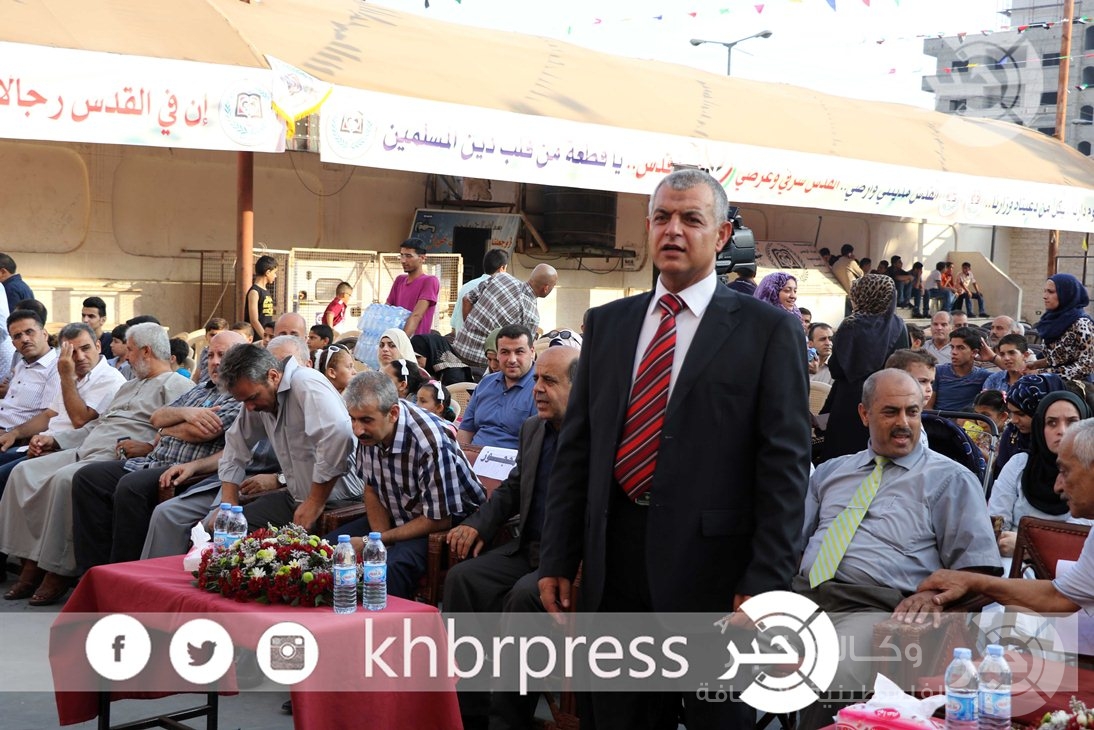 بالصور : مدرسة عباد الرحمن الخاصة تكرم العشرات من طلابها المتفوقين في غزة