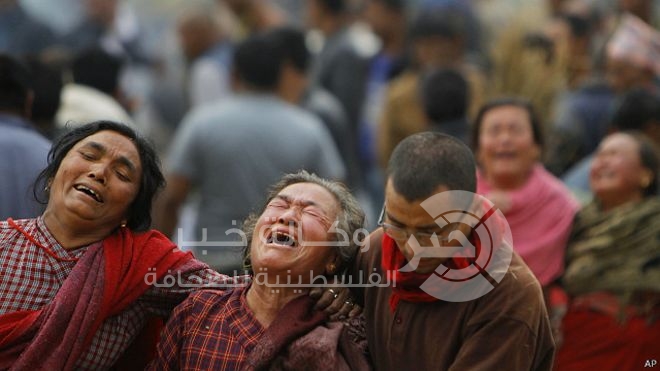 بالصور :زلزال نيبال يخلف أكثر من 3 آلاف قتيل