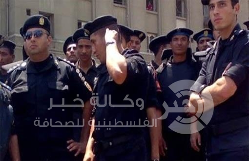 مسلحان يقتلان اثنين من الشرطة المصرية قرب أهرامات الجيزة