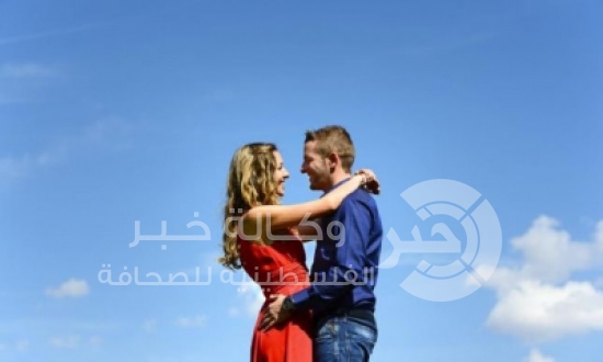 تعرف على فوائد العناق؟