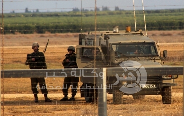 الجيش الإسرائيلي يعتقل شابين فلسطينيين على حدود غزة