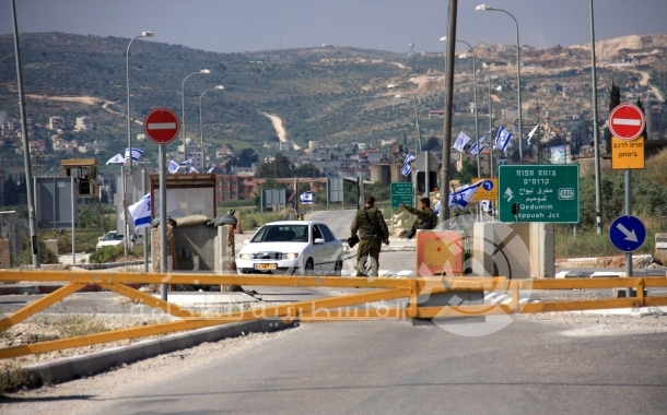 اسرائيل تعلن عن تسهيلات للفلسطينيين على الحواجز
