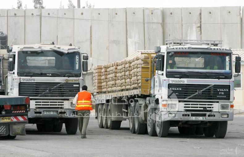 وعود مصرية بإدخال اسمنت لغزة الأسبوع المقبل