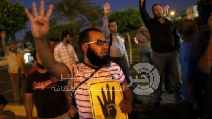 مصريون يتظاهرون ضد السيسي في تشييع قياديين بـ"الإخوان"