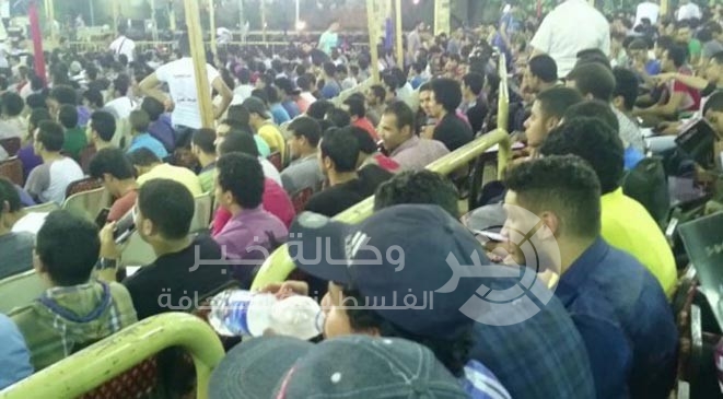 بالصور ...في القاهرة درس خصوصي لعشرة آلاف طالب