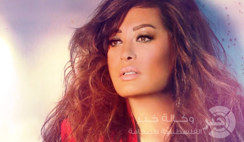 الفنانة التونسية لطيفة تعاند طبيبها الذي أوصاها بعدم الغناء