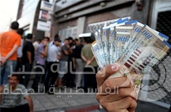 الحكومة: المساعدة السعودية ستمكننا من دفع 60% من الراتب