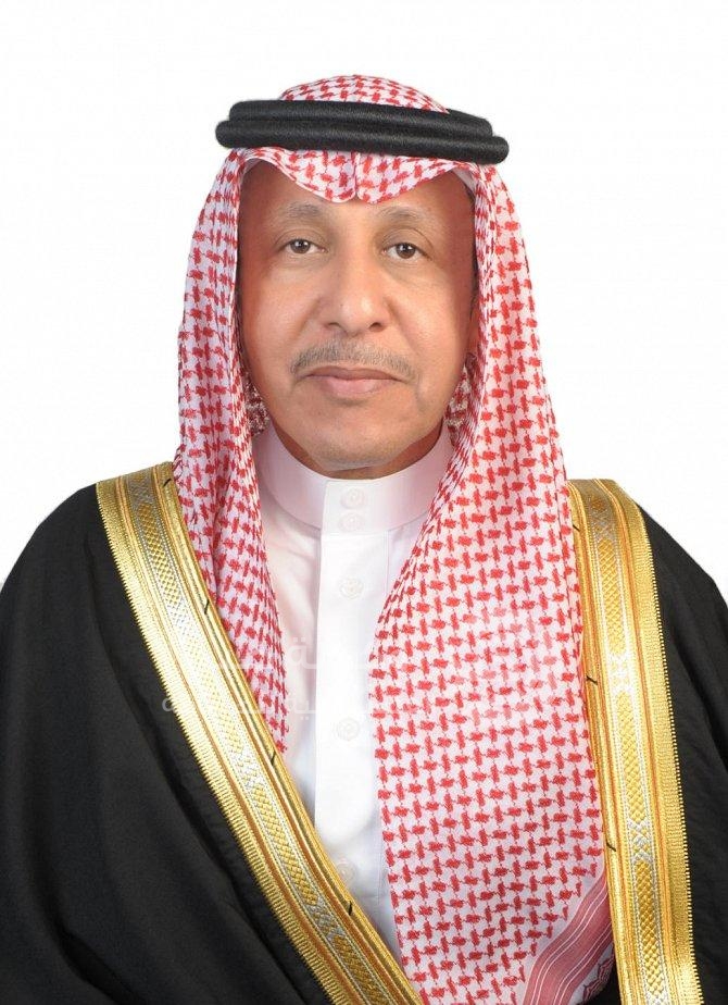 الملك سلمان ينتصر لمواطن ويعفي رئيس المراسم الملكية