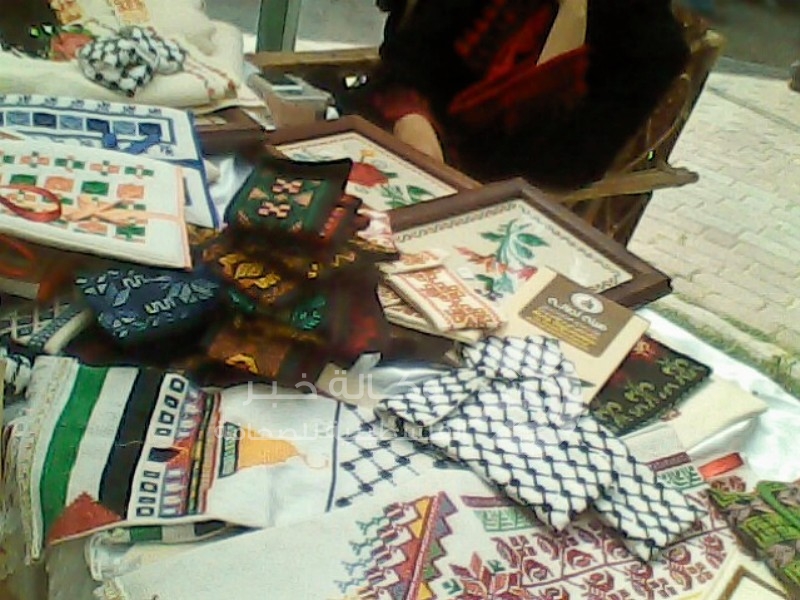 د.غنام تفتتح عدة معارض تراثية وفنية فلسطينية في المغرب