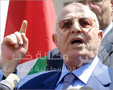 قريع يدعو إلى شد الرحال للأقصى