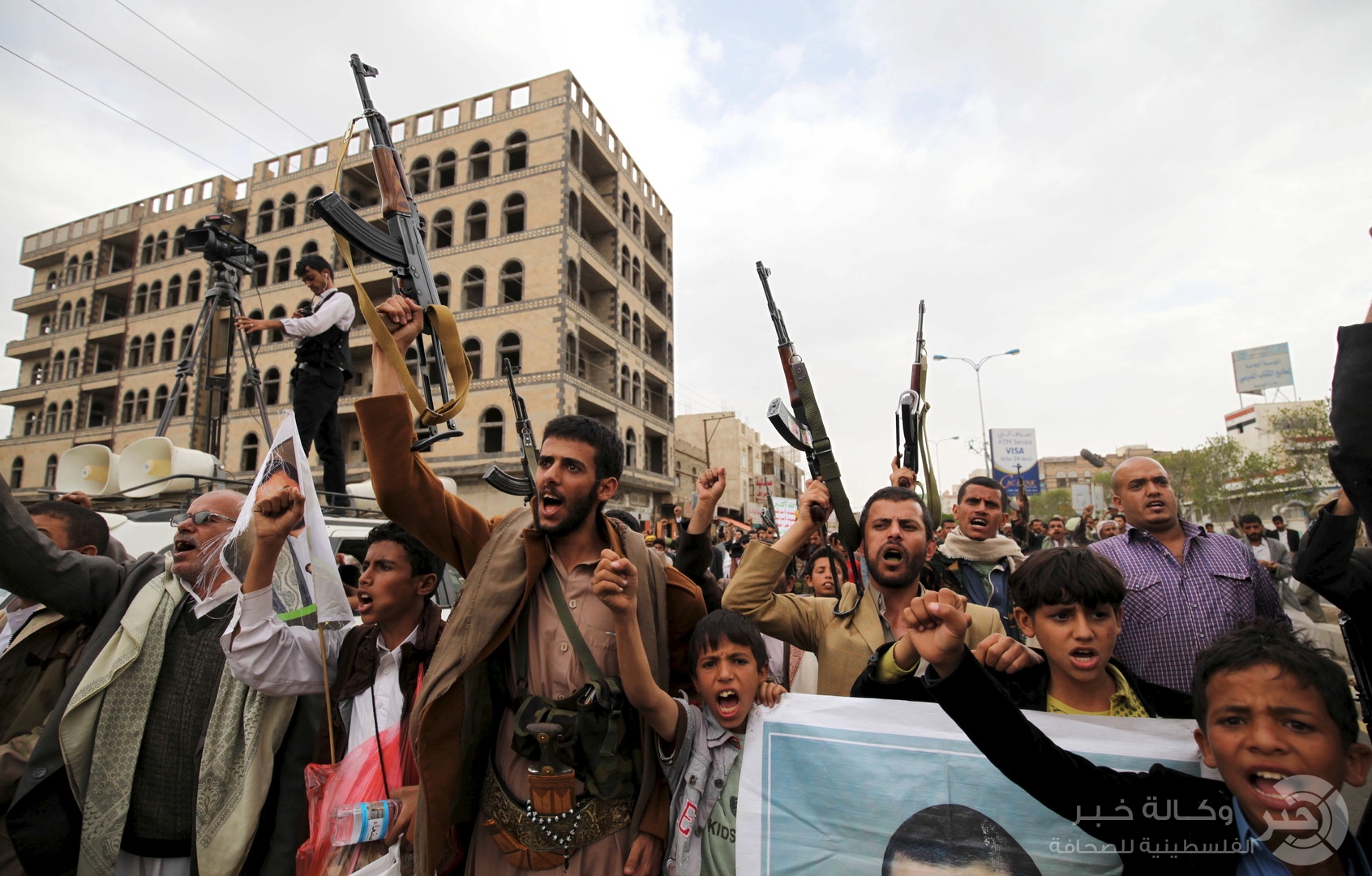 اليمن.. إعلان تعز منطقة منكوبة ومقتل جندي سعودي في جازان