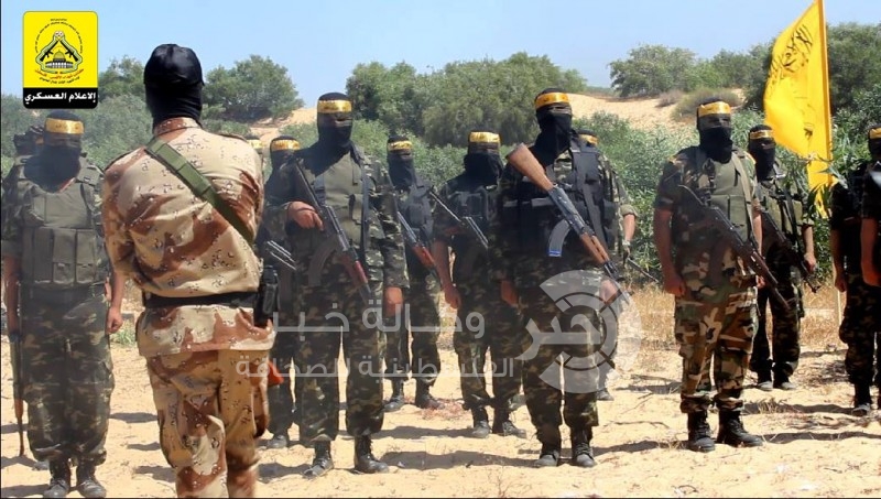 اسرائيل : كتائب الاقصى في قطاع غزة خطر حقيقي على أمننا ، وهم يعلنون ولائهم لفتح رغم تنكر الرئيس عباس لهم