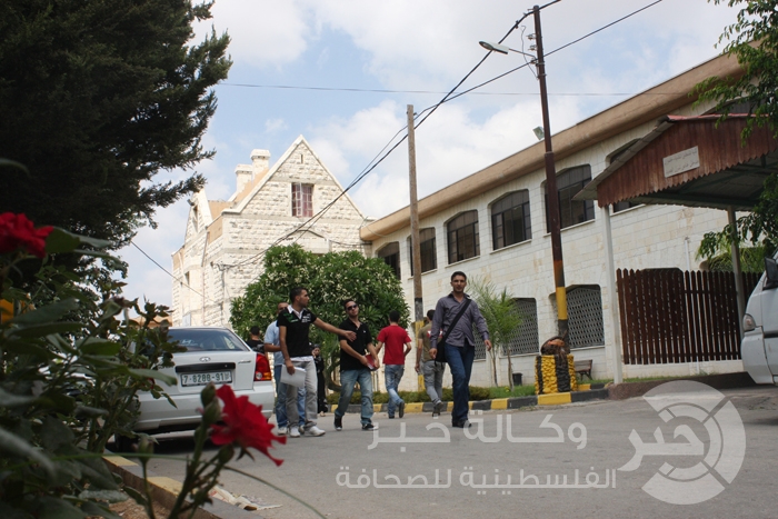 جامعة خضوري تدعو طلبتها للإخلاء خشية اقتحامها