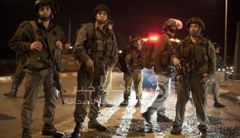 "الاحتلال" يعتقل 15 مواطنًا بالضّفة بينهم قيادي بالجهاد